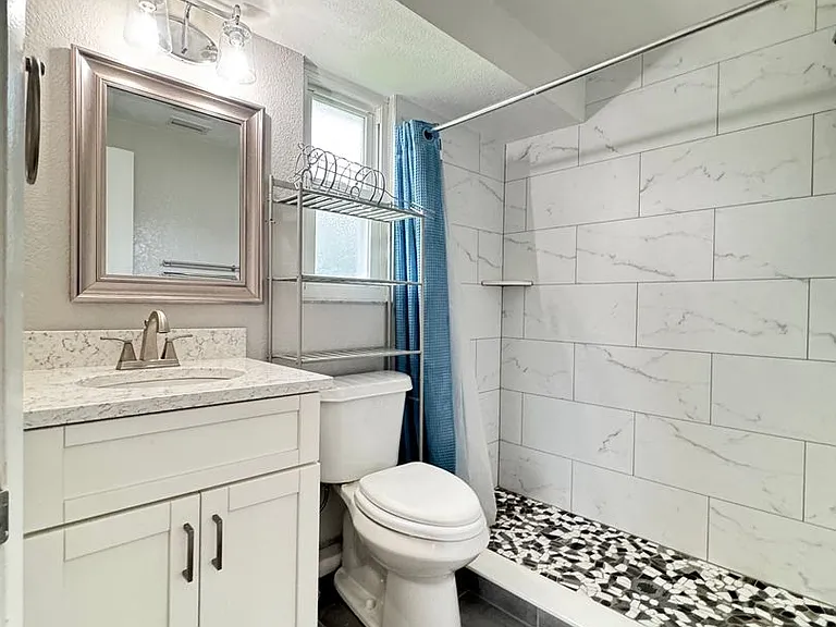 3410 Bay St — Photo 16