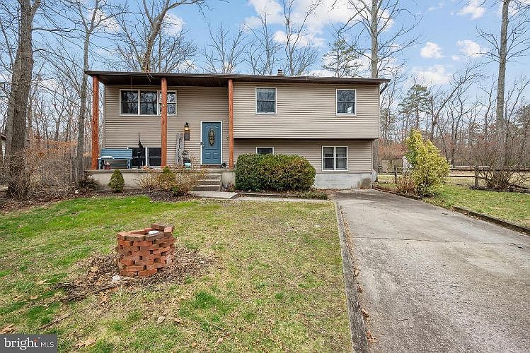 1st image of 239 Maple Dr