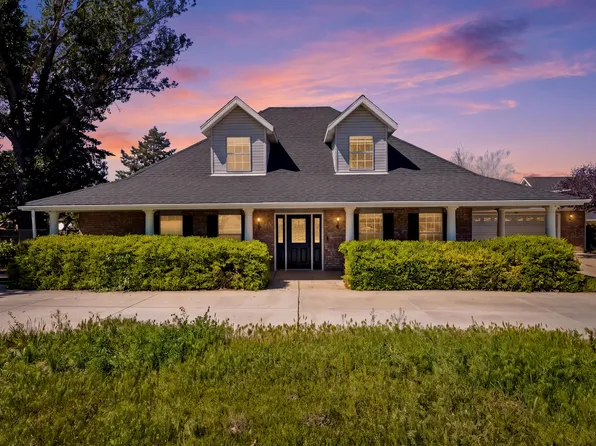 885 N Horsemans Park Dr, Dammeron Valley, UT 84783