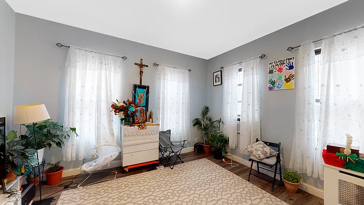 Rented by Capri Jet Realty Corp | media 3