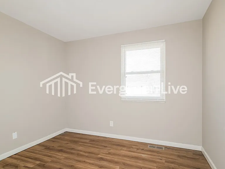 2048 Aristocrat Dr — Photo 12