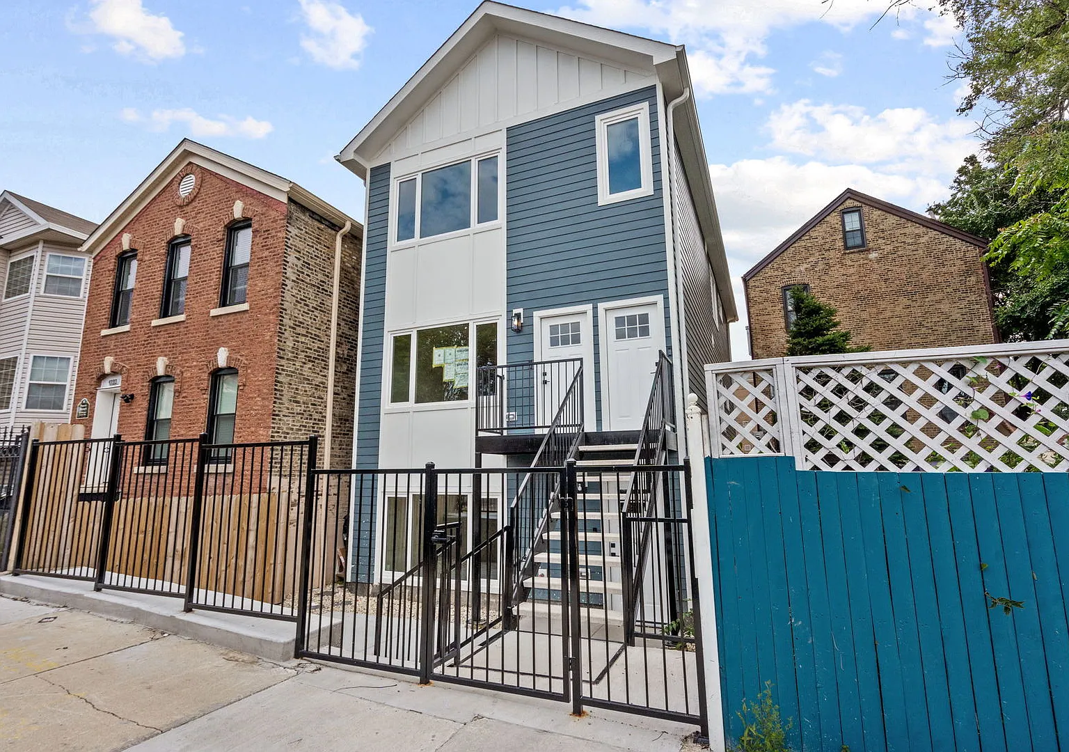 1355 W 16th St — Photo 1