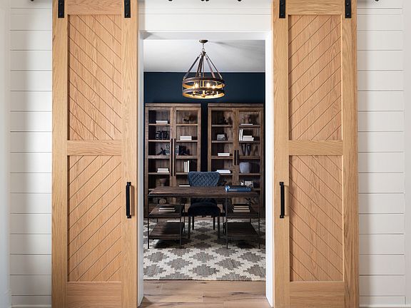 385 Smarty Jones Avenue Elevation Image 5