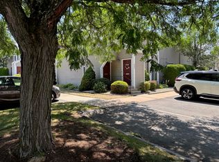 Hampden East Condominiums, Springfield, MA 01129