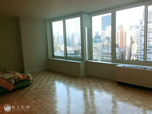 Rented by Kian Realty | media 7