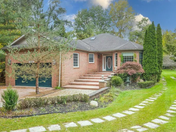 23185 Churches St, Southfield, MI 48033