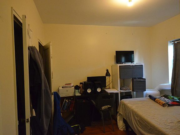 5th image of 116 Longwood Ave APT 3