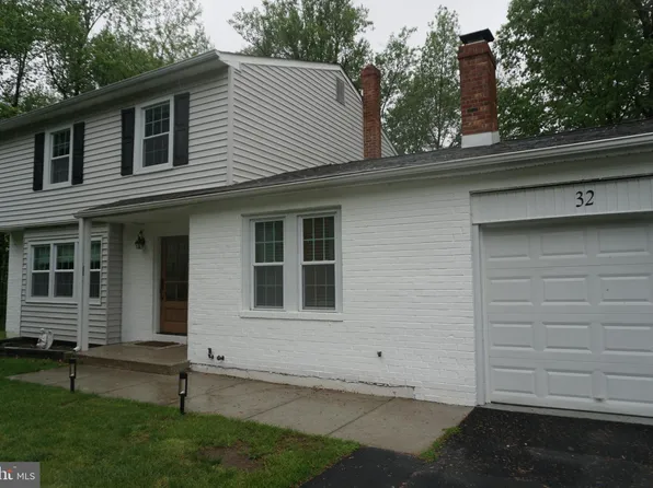 32 Evergreen Dr, Newark, DE 19702