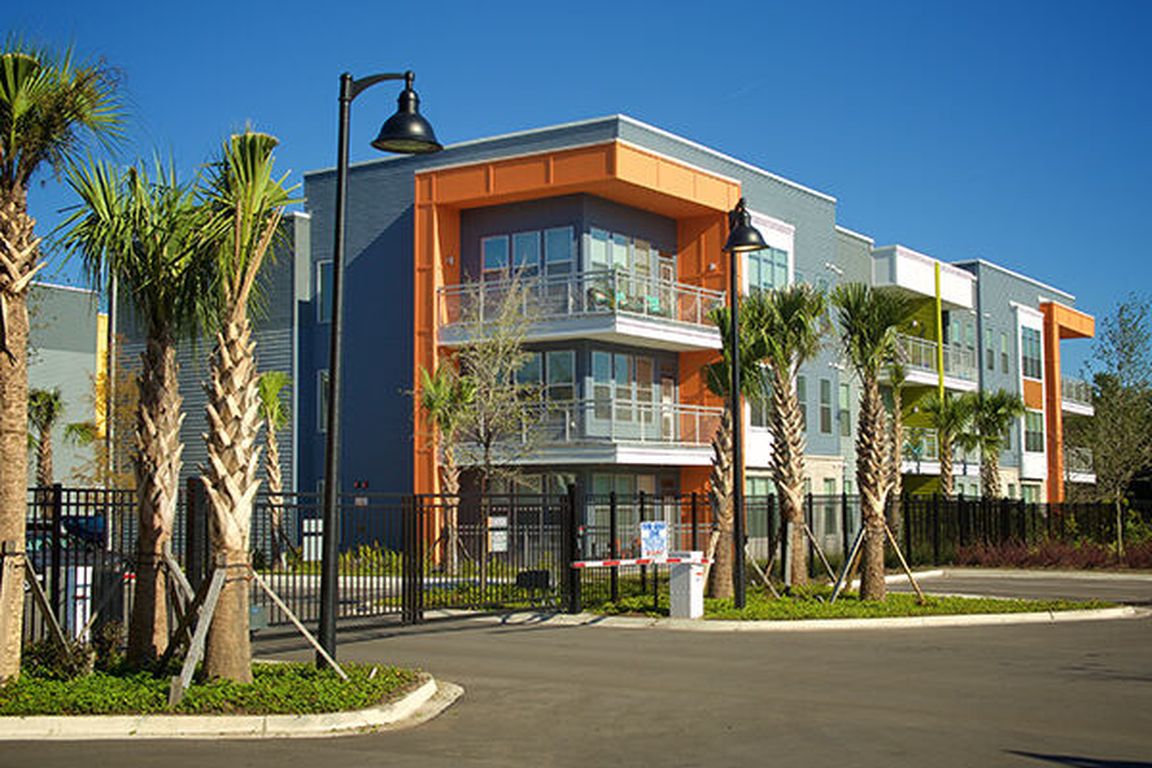 Brooklyn Riverside apartments community photo