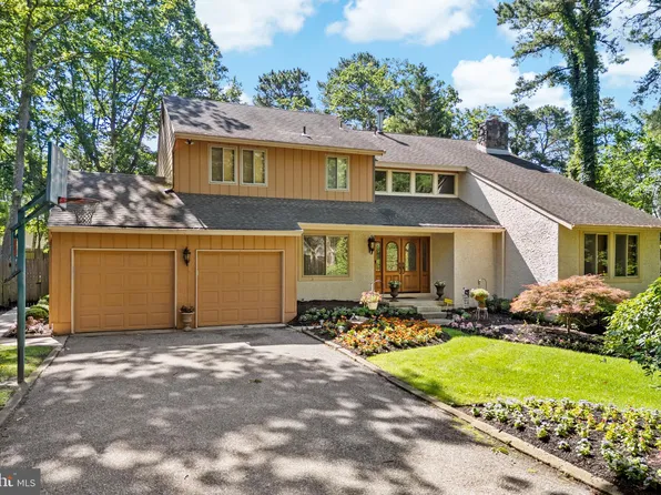 15 Hazelhurst Dr, Voorhees, NJ 08043