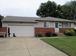 6683 Crenshaw Dr, Parma Heights, OH 44130