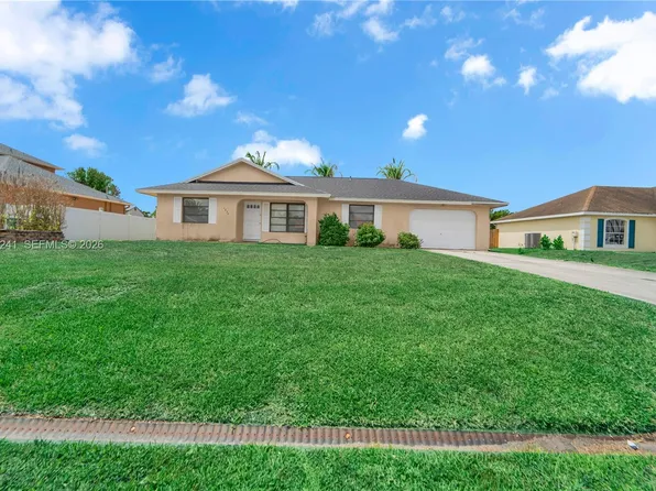 1074 SW Alcantarra Blvd, Port Saint Lucie, FL 34953