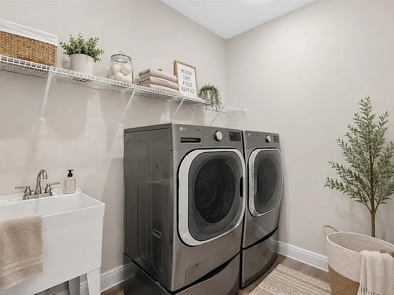 10009 Surrey Rose Dr — Photo 27