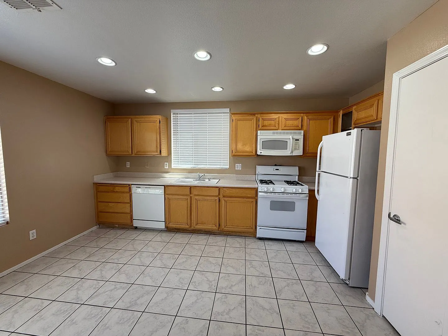 Coming Soon 4 Bed 3 Bath Open Floor Plan! — Photo 3