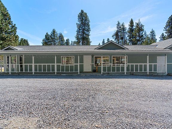 3rd image of 15931 Mount View Ln