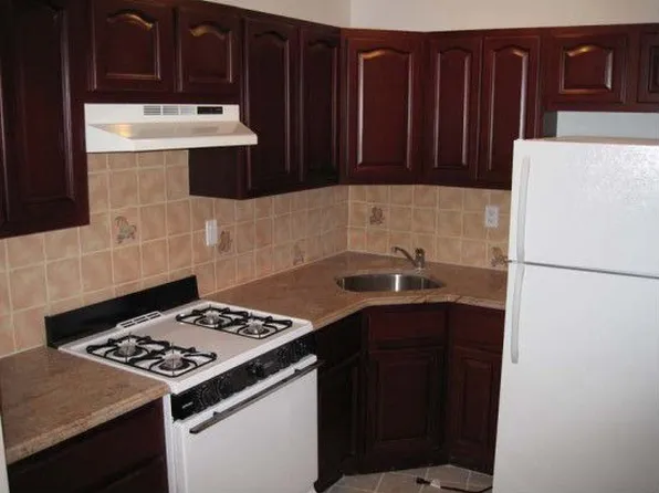 706 Lafayette Ave, Brooklyn, NY 11221