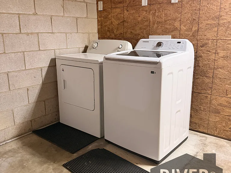 721 W Lelia St — Photo 16