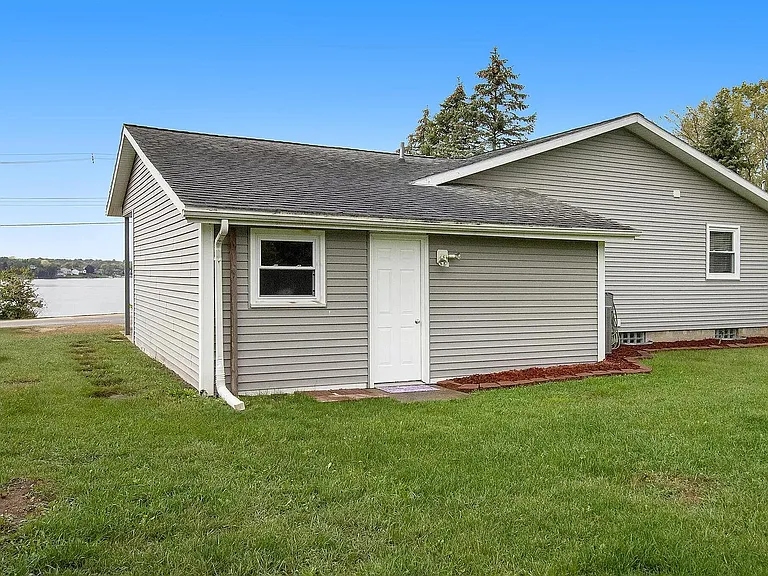 10861 N Waldron Rd — Photo 2