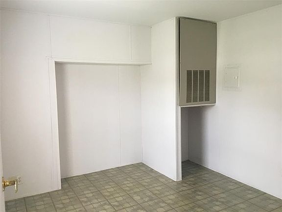 4th image of 12747 Paradise View Ct W