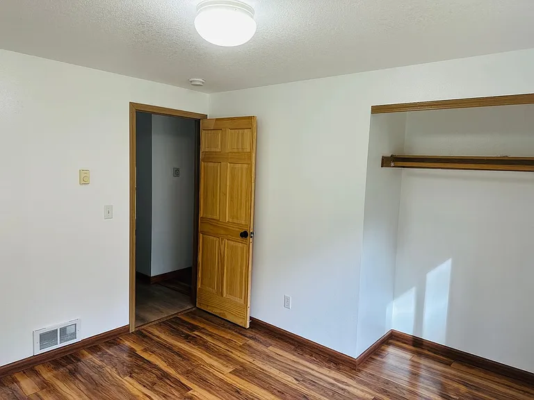 128 Bunting Dr — Photo 28