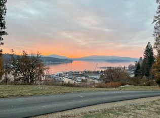 19 Denton Rd, Hope, ID 83836