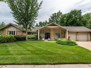 1457 Shagbark Ct, Chesterfield, MO