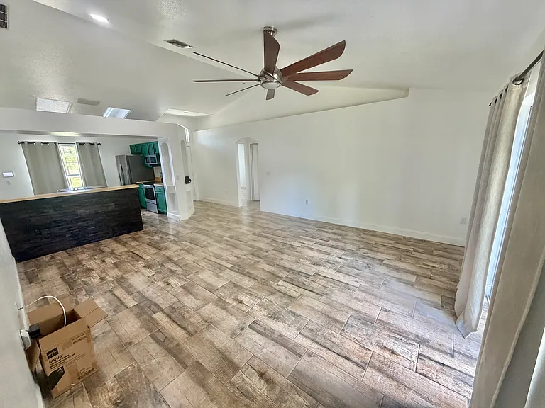 1230 Silverdale St — Photo 5