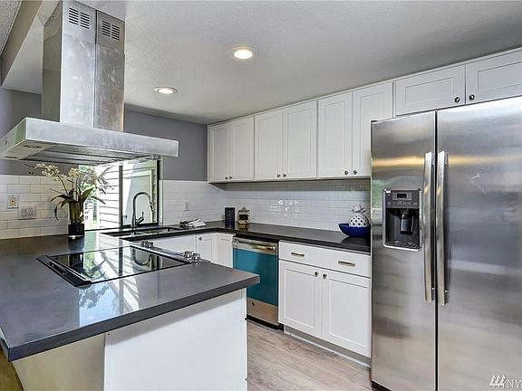 4th image of 9930 NE 144th Ln APT 204