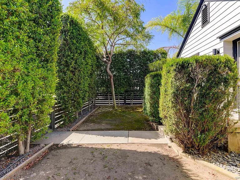 4774 College Ave — Photo 32