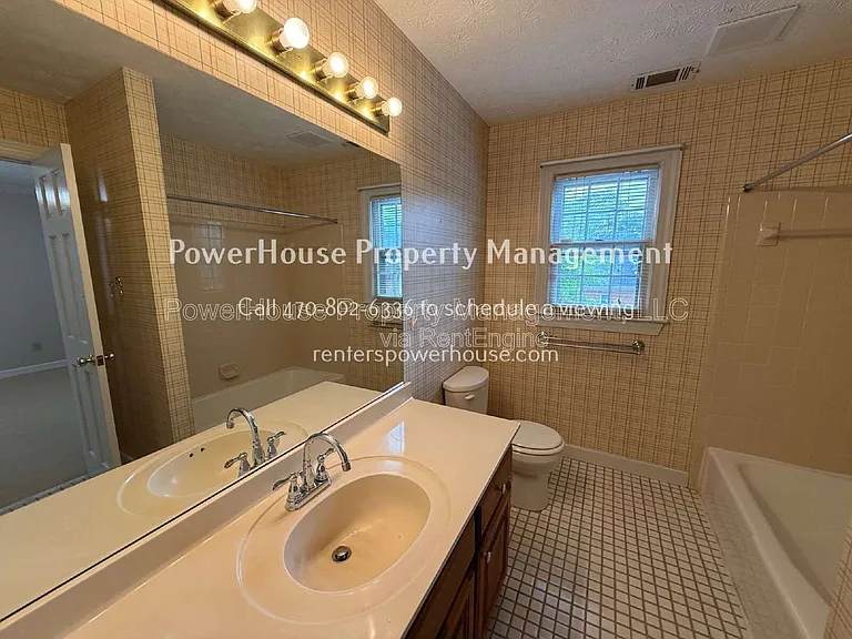 3209 Henderson Walk — Photo 33