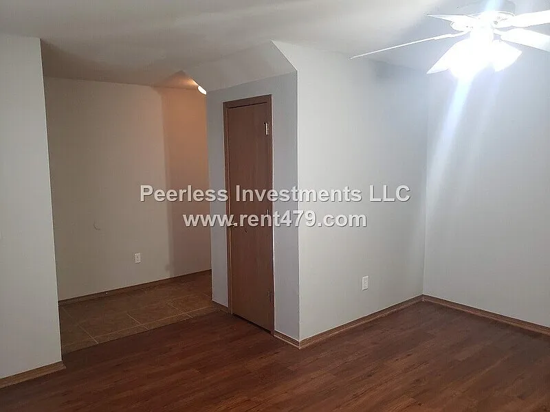 3 bed, 2.0 bath, 1200 sqft, $1,395 — Photo 3