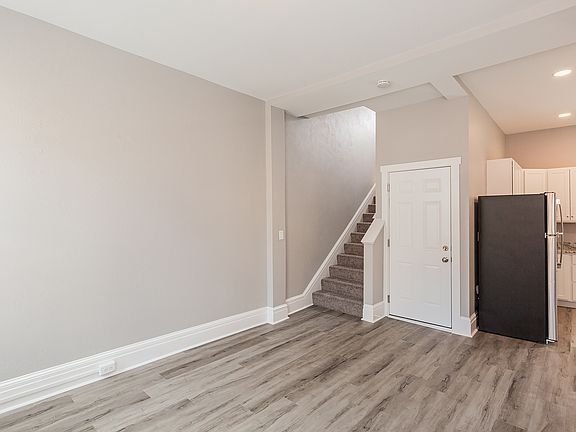 5th image of 218 W King St #11301655
