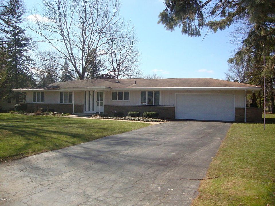 1st image of 207 Greenbrier Dr SE