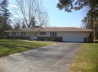 207 Greenbrier Dr SE, Grand Rapids, MI 49546