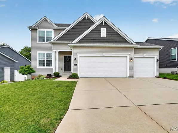 2049 Henley Woods Dr, Arnold, MO 63010