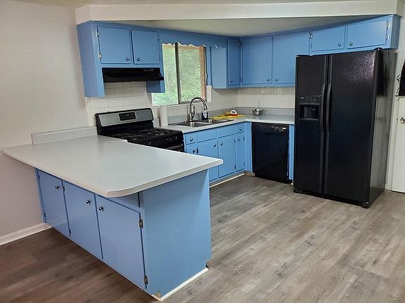 4th image of 6400 Amber Dr