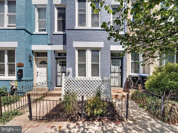 2nd image of 642 Morton Pl NE