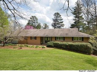 16 W Fairway Dr, Etowah, NC 28729