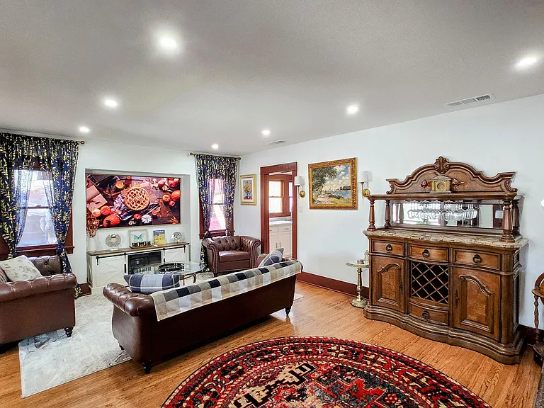 616 W Chapman Ave — Photo 17