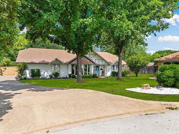 2nd image of 503 Copher Ct