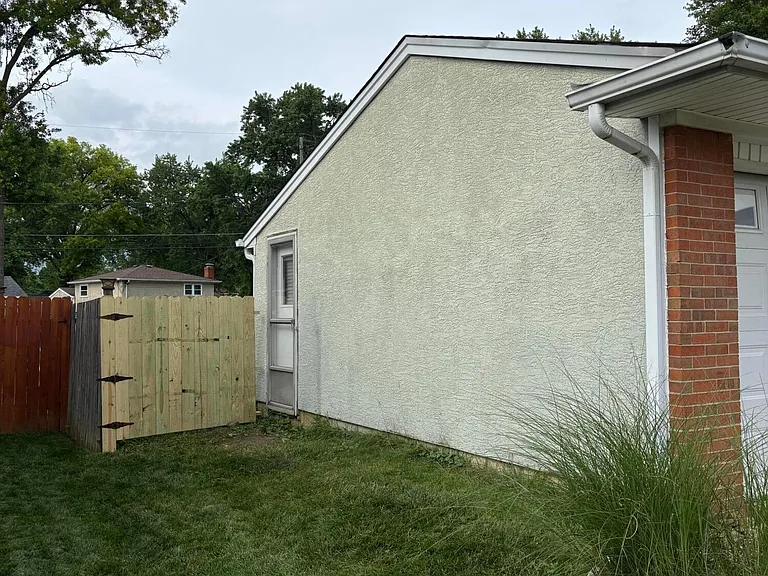 4900 Kresge Dr — Photo 3