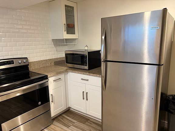 5th image of 3905 W Elwood Way #B