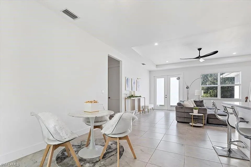 3 bed, 2.0 bath, 1400 sqft, $2,100 — Photo 3