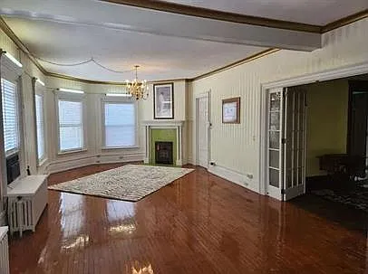 Building Photo - 551 W 8th St #2