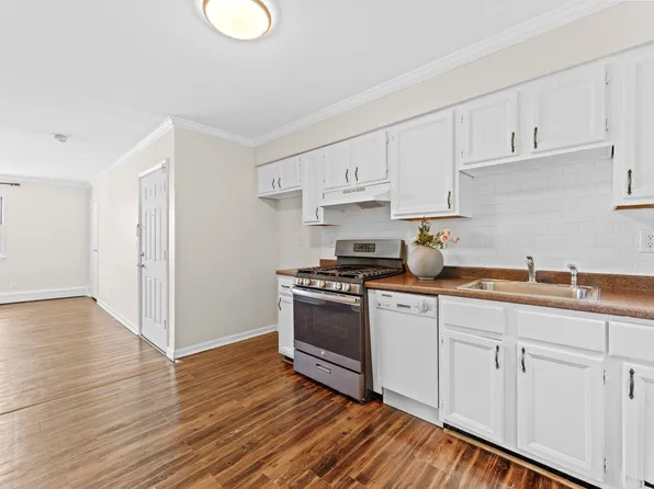 3600 Charles Ct APT 23, North Bergen, NJ 07047