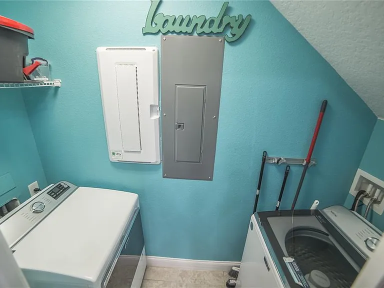159 Captiva Dr — Photo 10