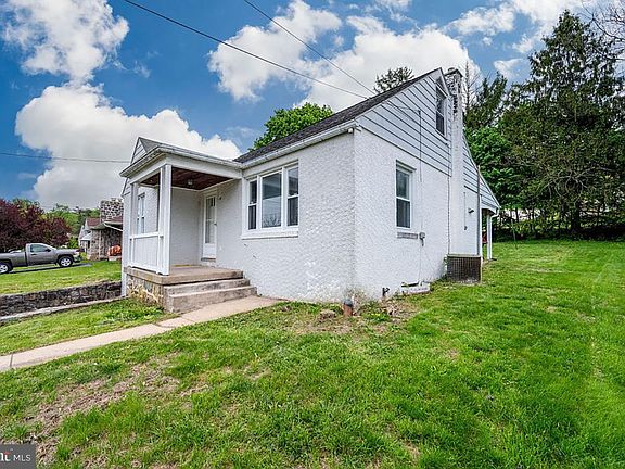 4th image of 1034 Butter Ln