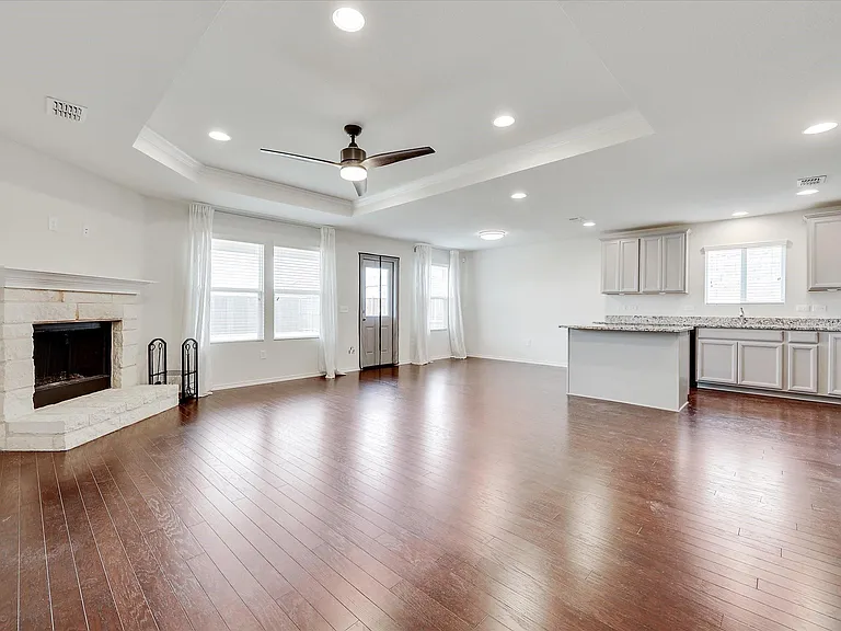 1633 Vernon Dr — Photo 8