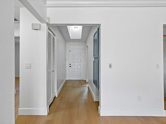 2nd image of 4490 Rende Ln