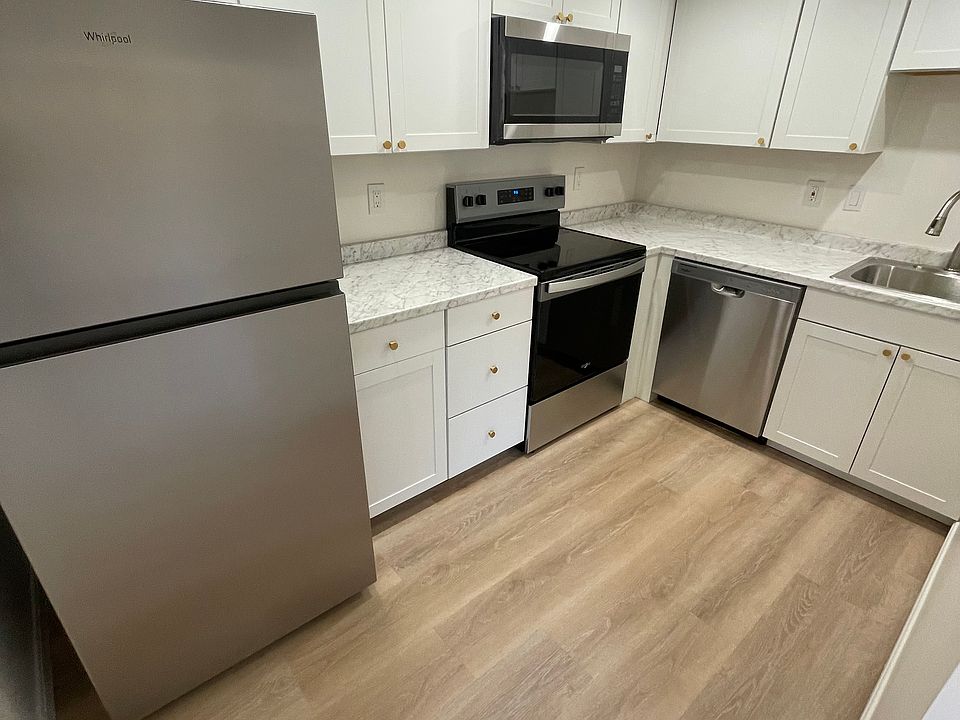1st image of 329 Lincoln St #303